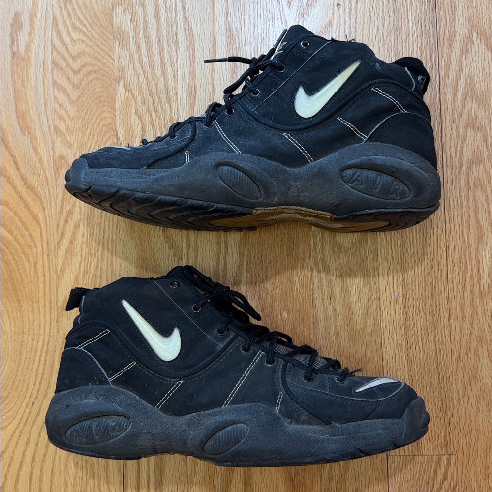 Vintage Nike Air Thrill Flight 130255-011 Black 1996 Size 10